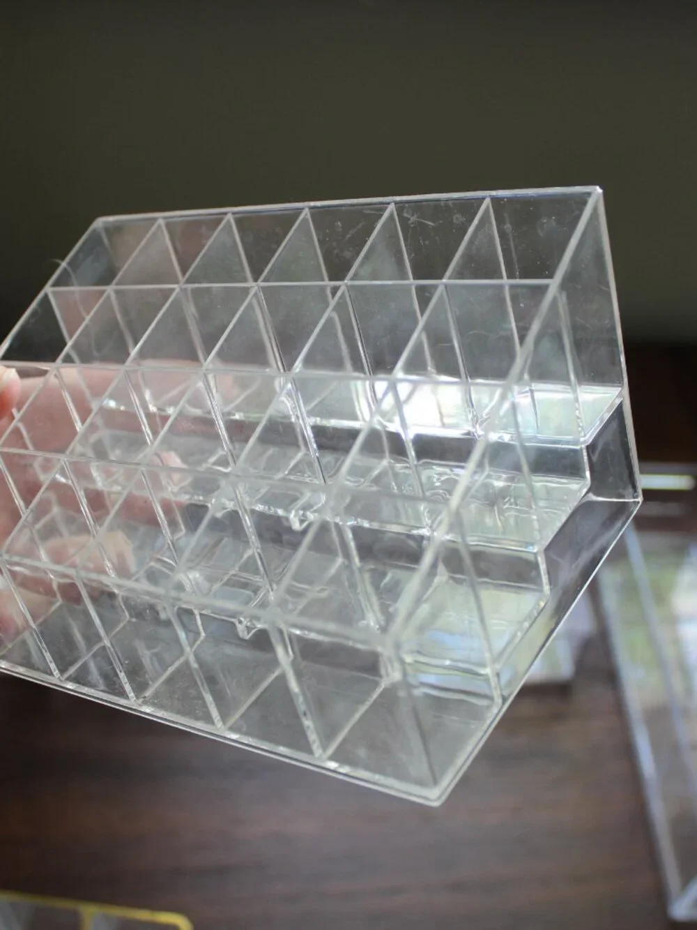 5 Plastic Containers for Holding Makeup or Art Supplies?